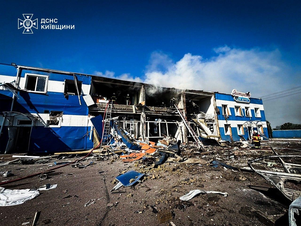 Вже відомо про чотирьох загиблих внаслідок атаки на підприємство на Київщині