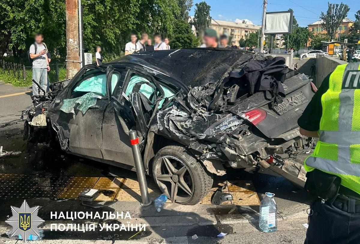У Києві затримали водія Mercedes, який скоїв смертельну ДТП біля Караваєвих Дач