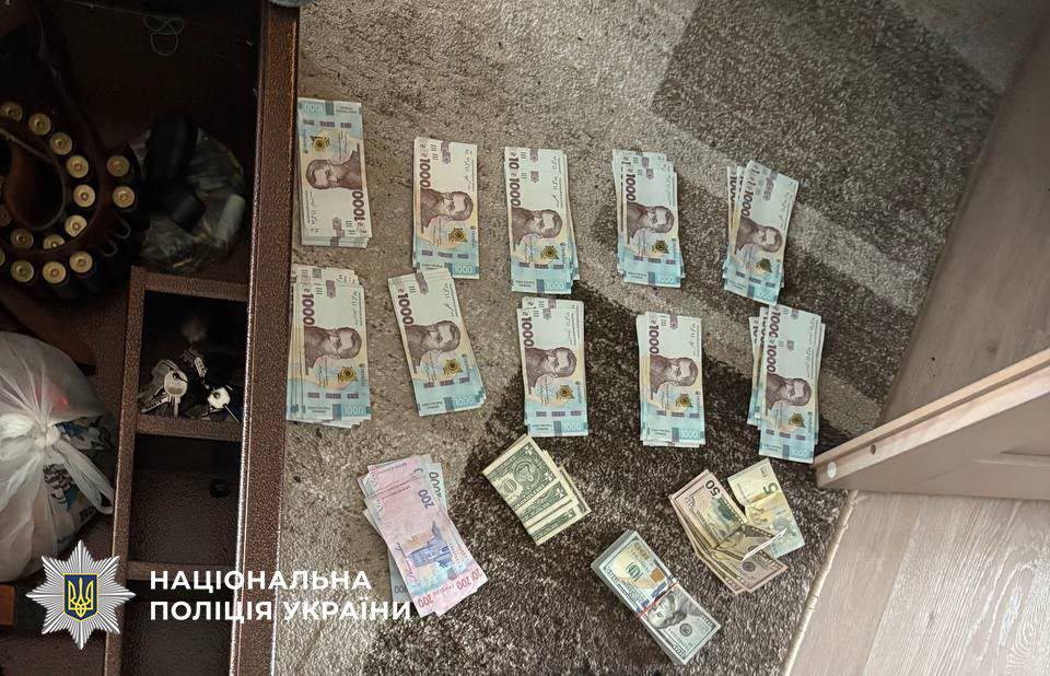 У столиці 18-річний хлопець «продавав» військовим ЗСУ неіснуючі пікапи