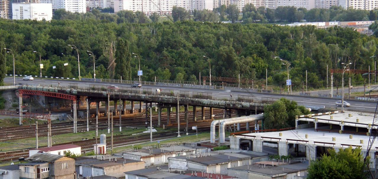 У Києві проведуть реконструкцію шляхопроводу на Харківському шосе через залізницю