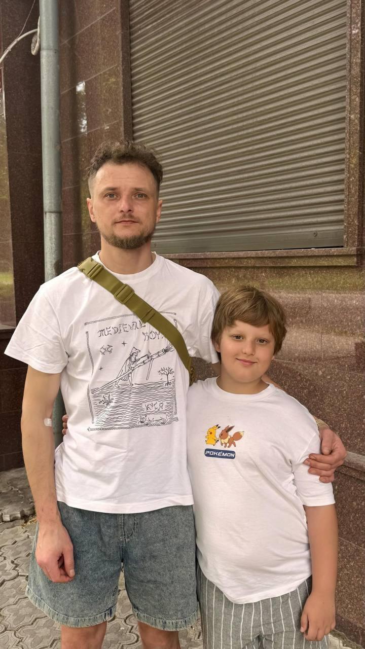 9-річний Іван 109 днів не стригся, чекаючи на повернення тата з позицій