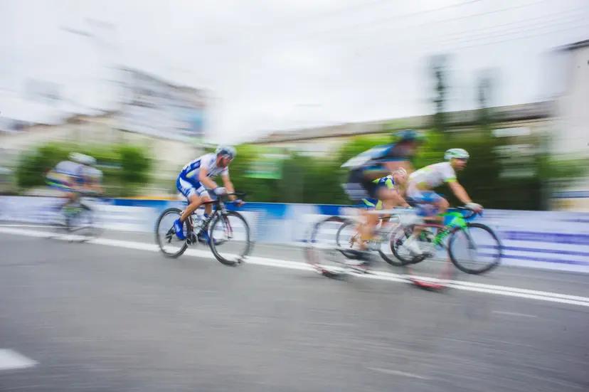 Київ приймає чемпіонат України з триатлону: на Оболоні перекрили рух, низку міських маршрутів змінено