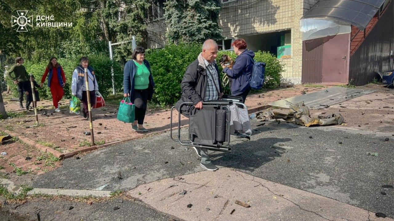 У Вишневому після атаки евакуювали понад 600 людей, більше сотні з них були в укритті в епіцентрі вибуху