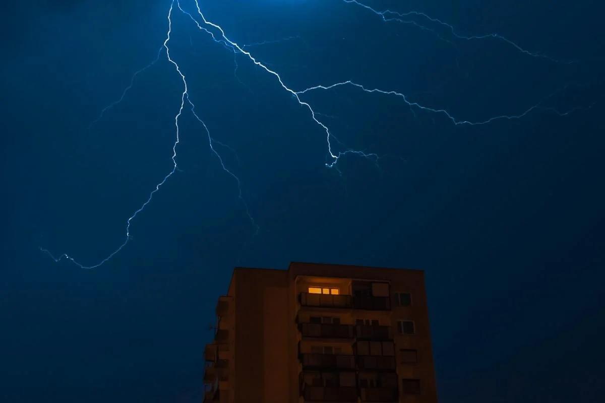 На Київщині 25 липня прогнозують короткочасні дощі та грози