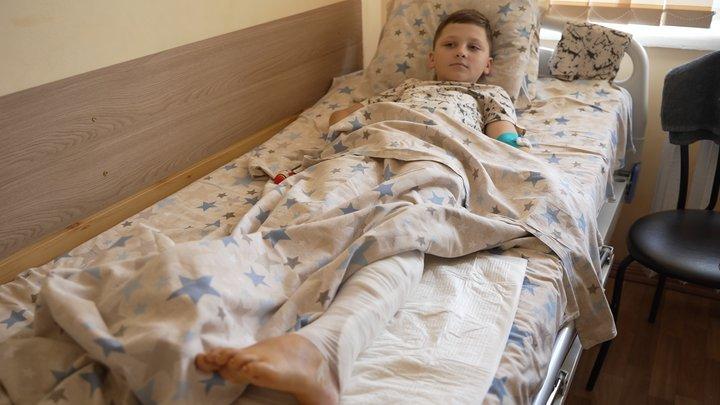 «Бабуся накрила, а дідусь наклав турнікет», – поранений у Чернігові 10-річний хлопчик