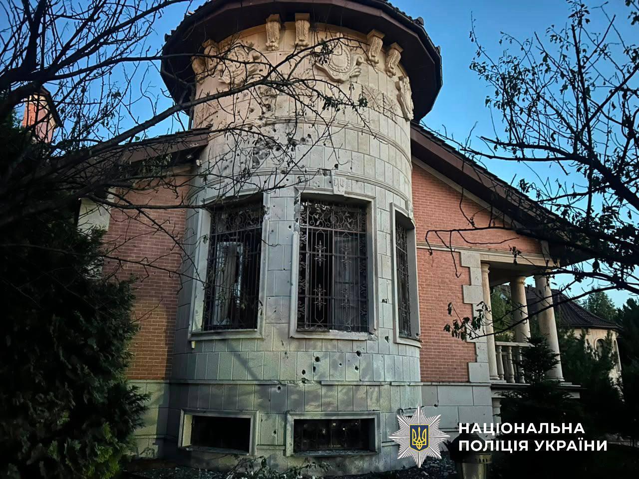 П’ять районів Київщини постраждали внаслідок ворожої атаки: є поранені