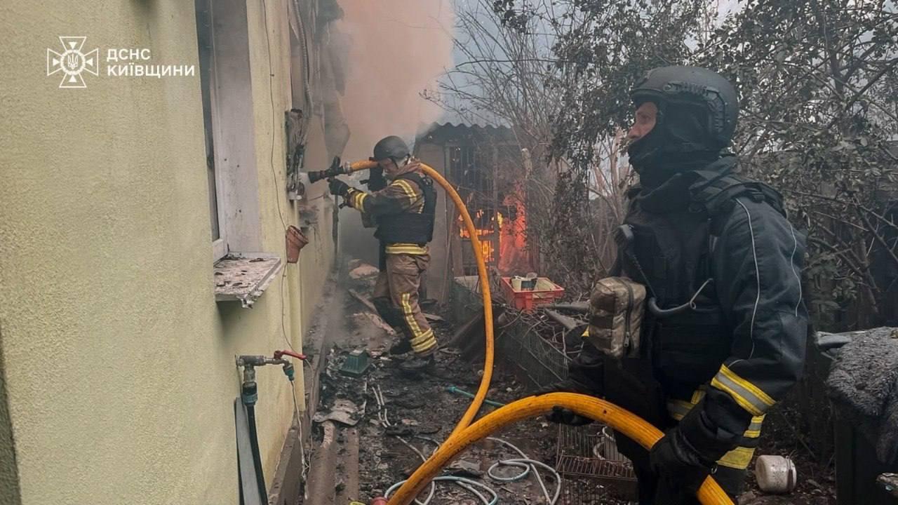 На Київщині внаслідок російського обстрілу 3 людей загинуло, 15 постраждалих