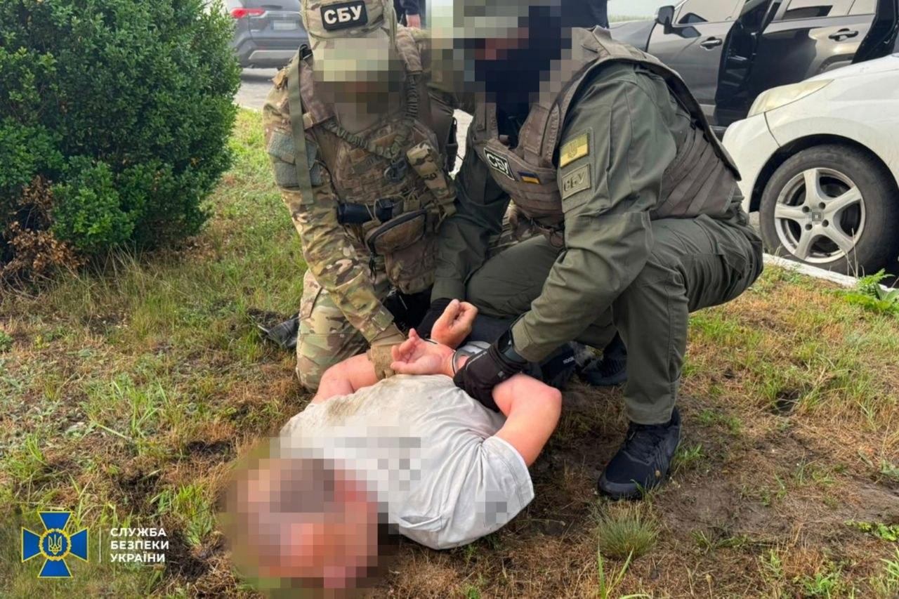 На Харківщині затримали агента ФСБ, який встановлював «відеопастки» для коригування ударів