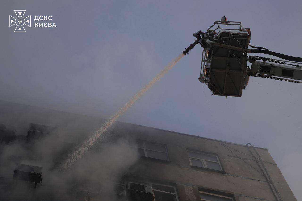 Внаслідок нічної атаки на Київ одна людина загинула, ще двоє постраждали