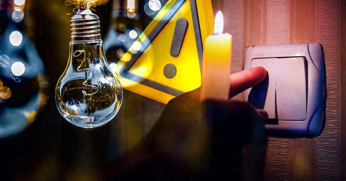 Жителі семи областей без світла – що сталося