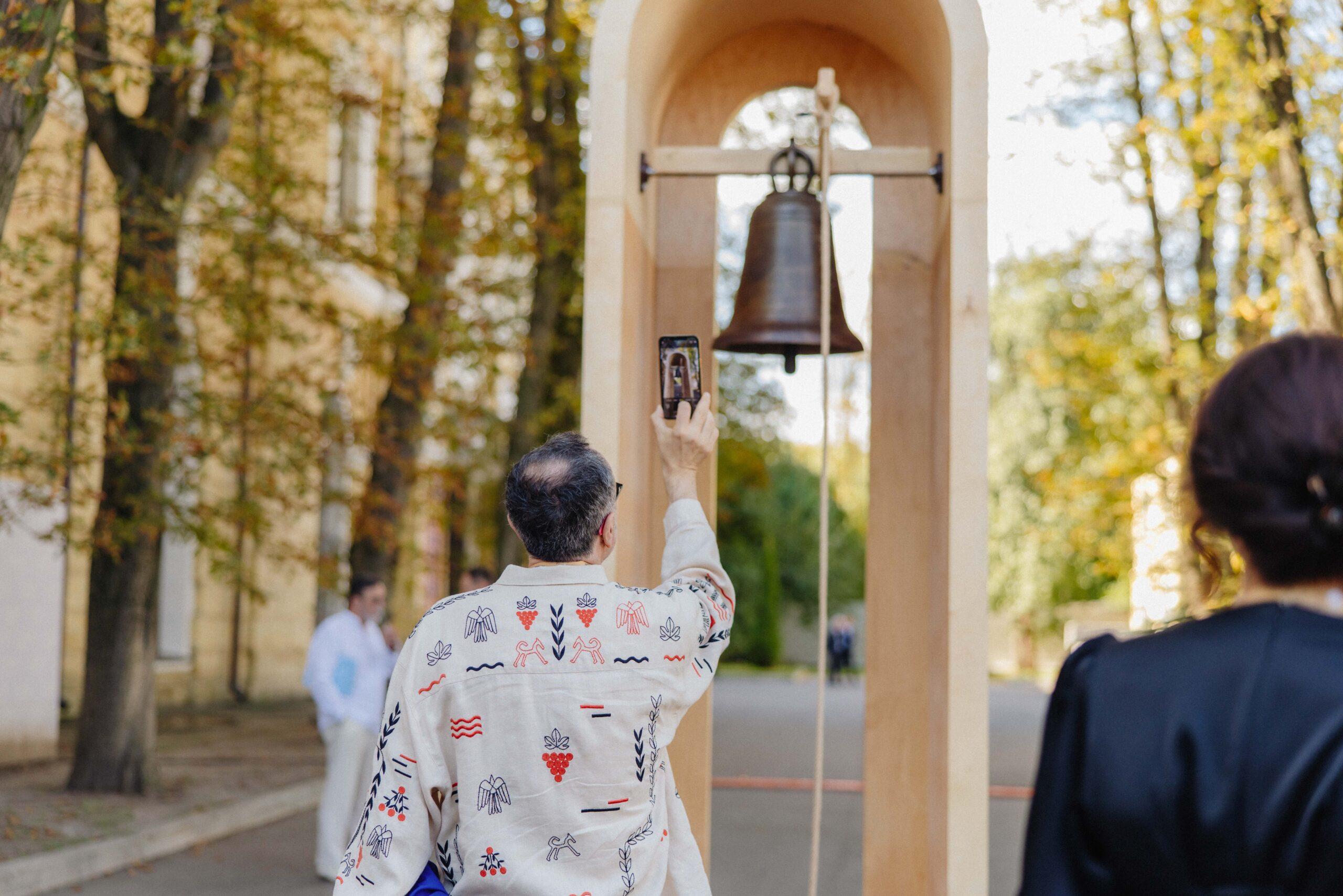 «Знову дзвонить дзвін»: до 35-річчя незалежності України відтворили дзвін Десятинної церкви