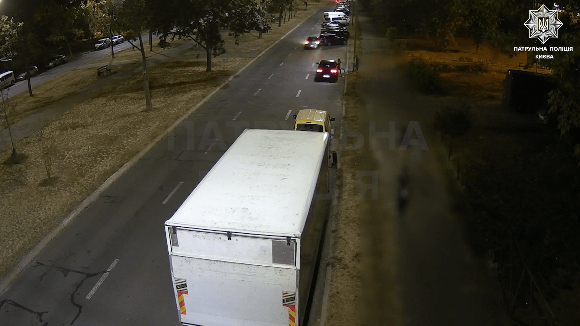 У Києві водій «під кайфом» пошкодив сім припаркованих авто — відео