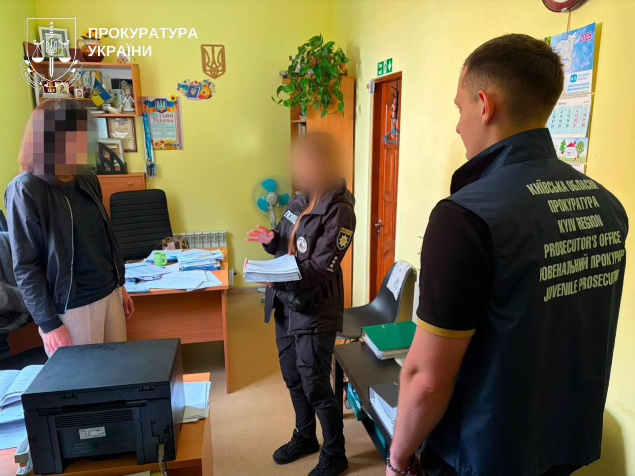 Після вбивства 17-річної дівчини отримали підозри дві посадовиці соцслужб на Київщині