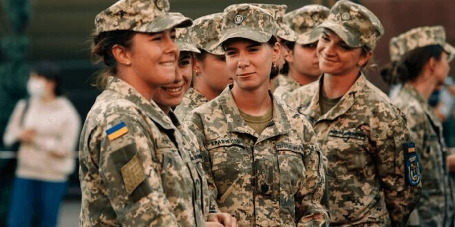 В Україні пропонують запровадити мобілізацію для жінок без дітей