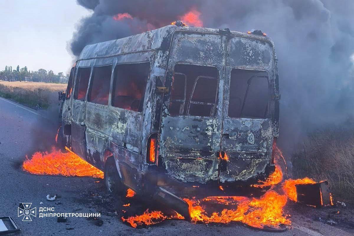Російський дрон атакував маршрутку на Дніпропетровщині: поранені семеро людей