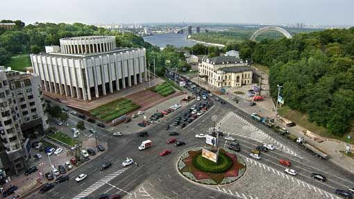 Із 15 серпня частково обмежили рух транспорту  Європейською площею