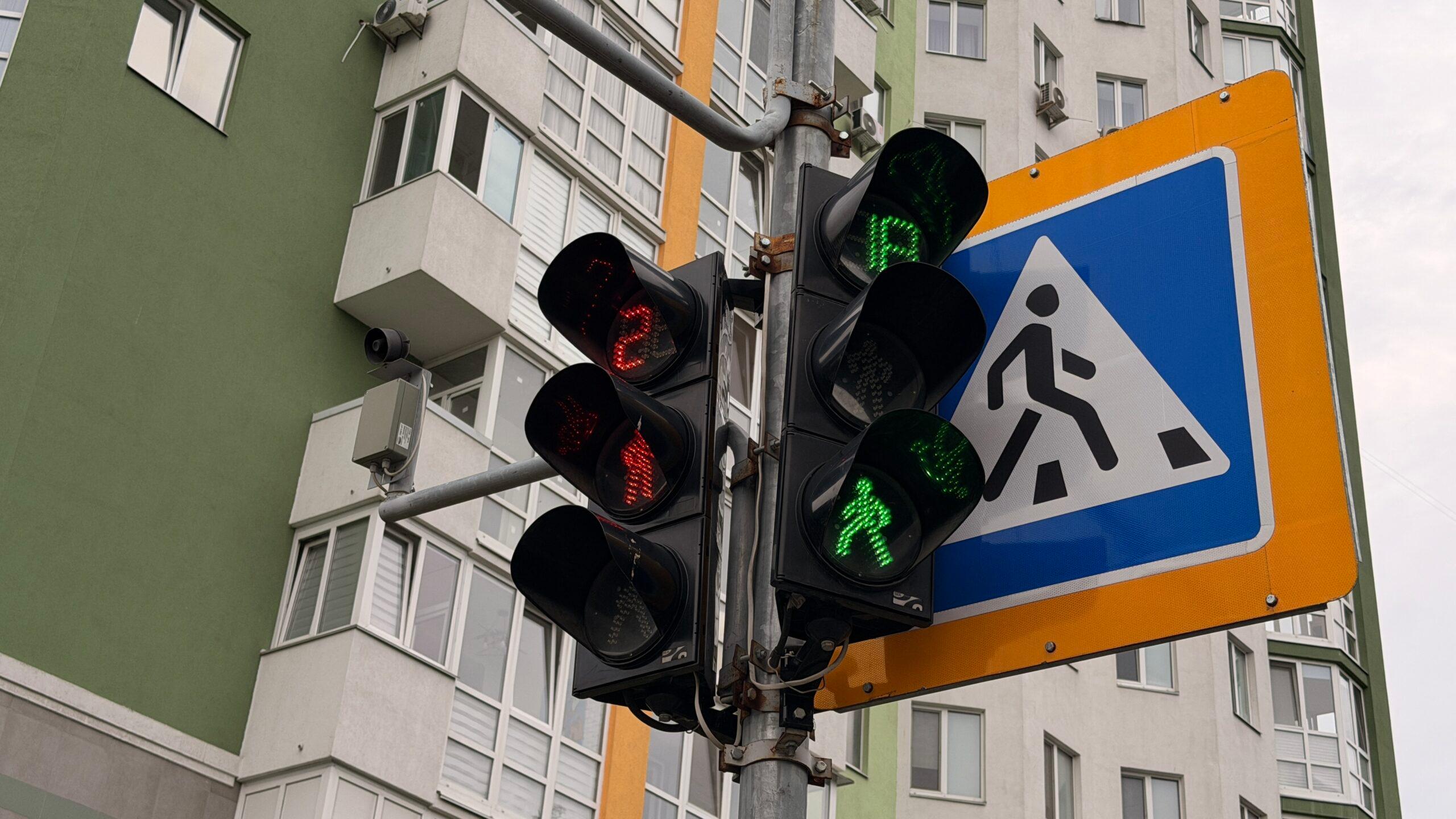 У Києві вже 544 світлофори можуть працювати під час відключень світла