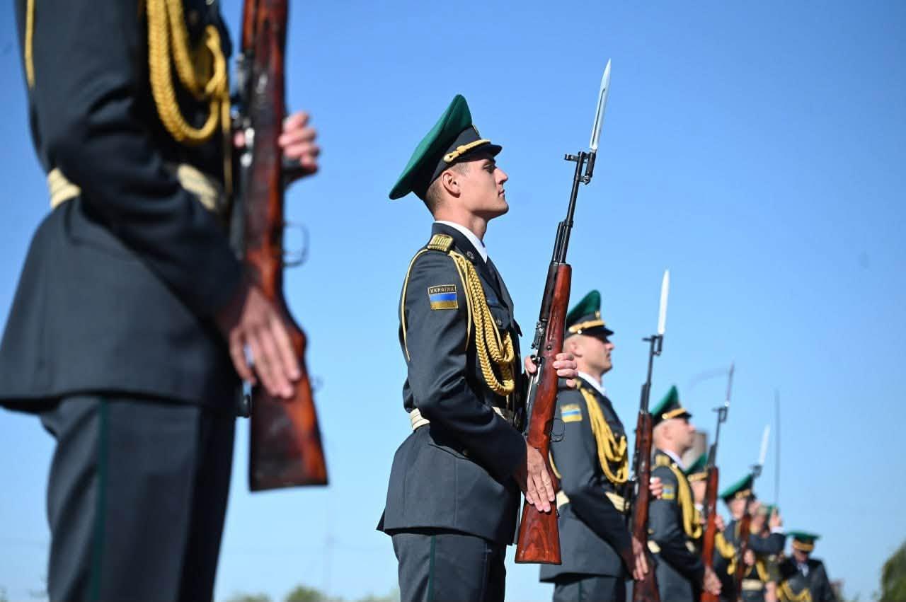 В Україні з почестями зустріли прах Євгена Коновальця