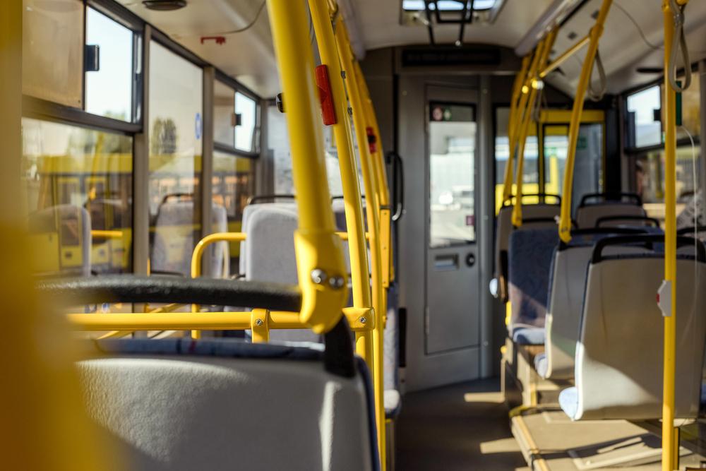 На лівому березі деякі автобуси змінили маршрути