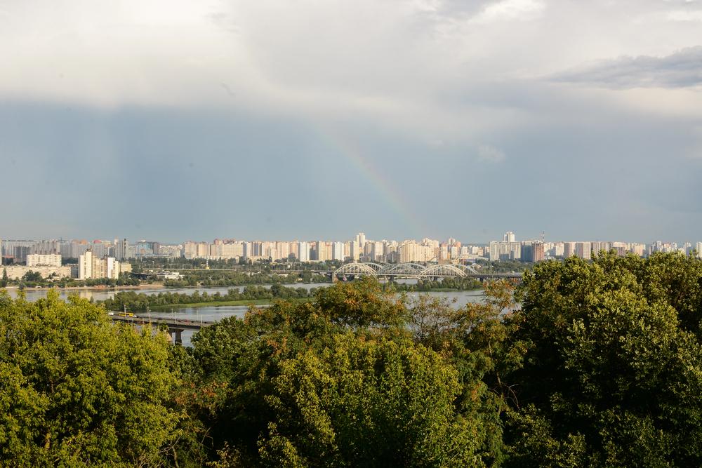 Спека та короткочасний дощ: якої погоди чекати киянам у понеділок