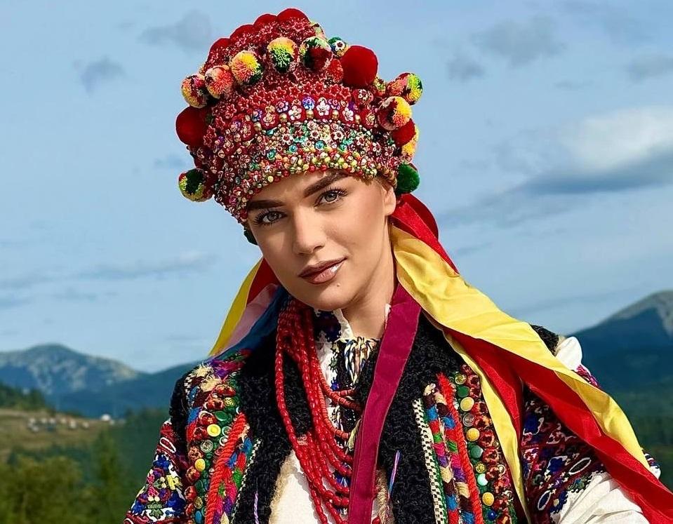 Стилістка Галина Денисюк назвала головні правила образу на День Незалежності