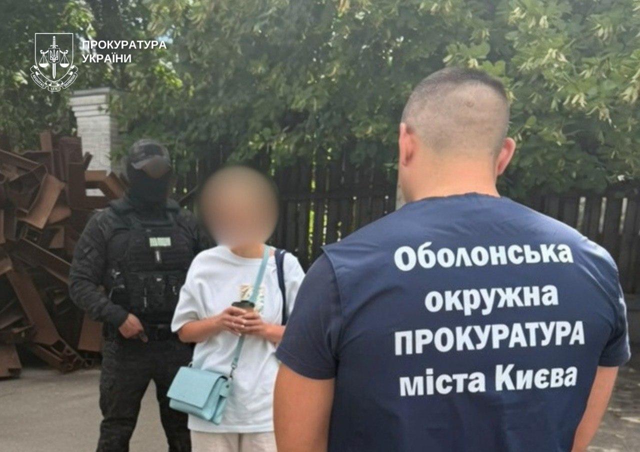 7000 доларів за фіктивний шлюб: у Києві затримали організаторів незаконного виїзду за кордон