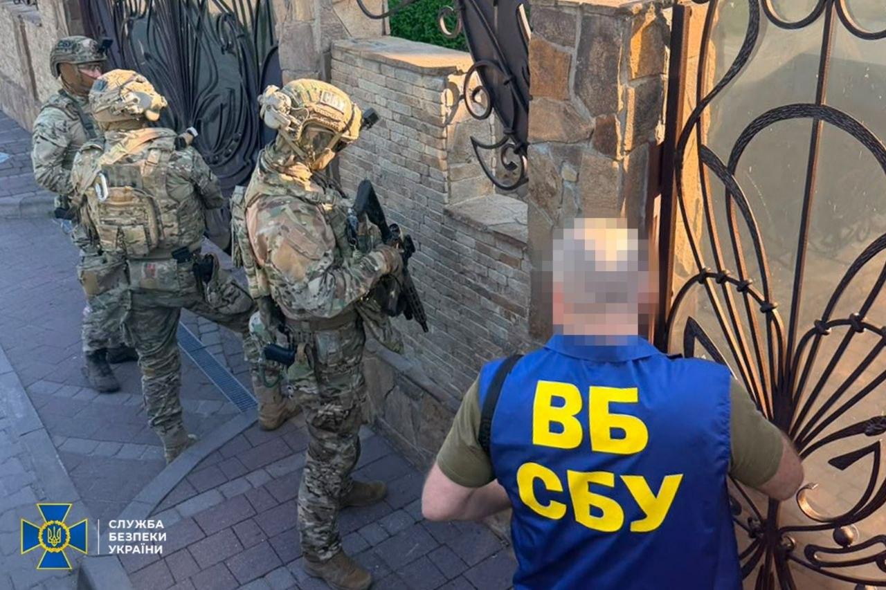 Заступника голови Хмельницької ОВА підозрюють у 5% «відкаті» за ремонт доріг