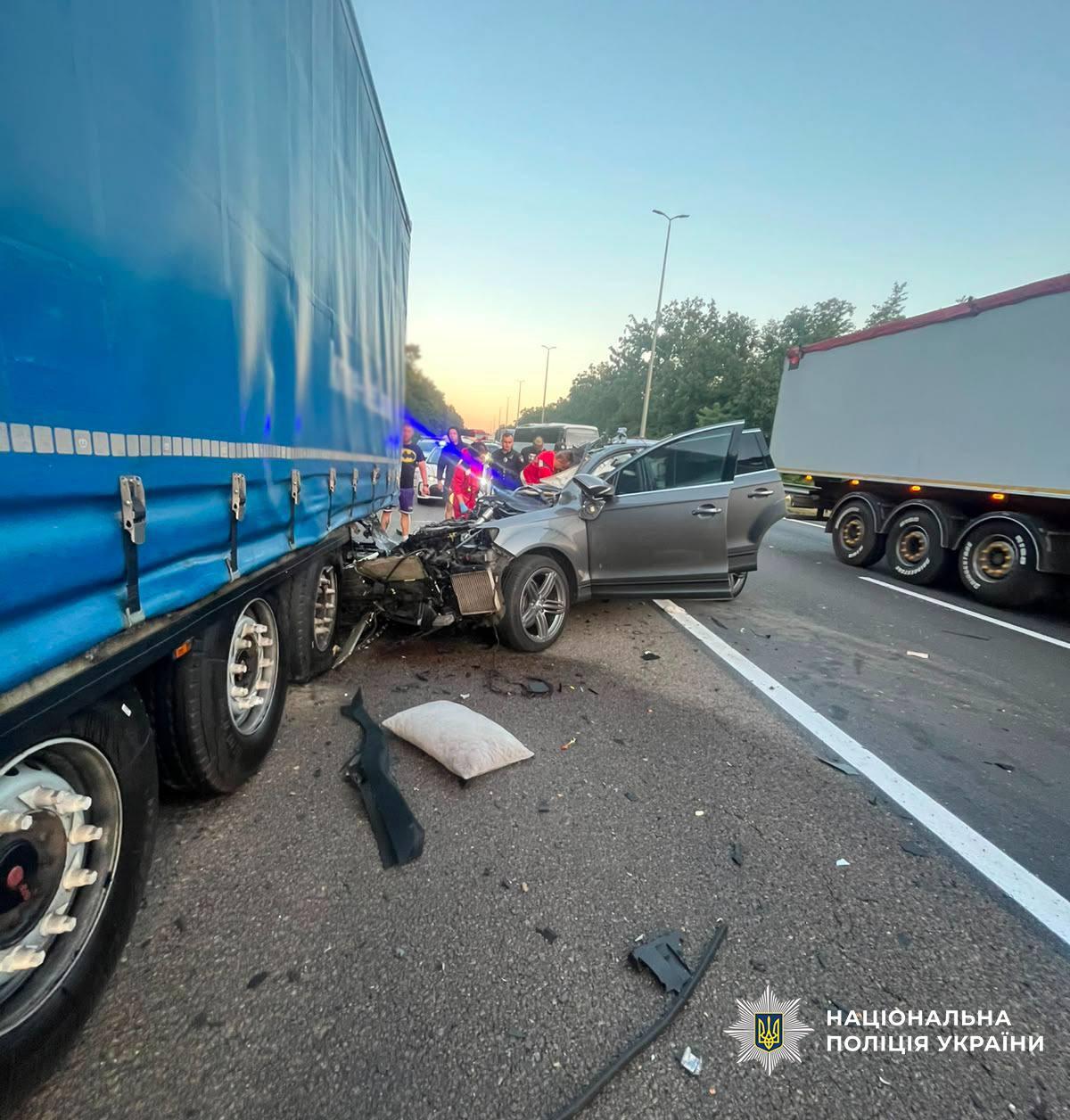 У ДТП на Житомирській трасі загинули жінка з дитиною