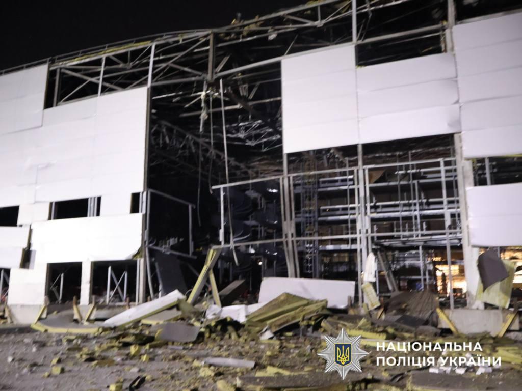 Внаслідок обстрілу знову постраждали склади під Києвом