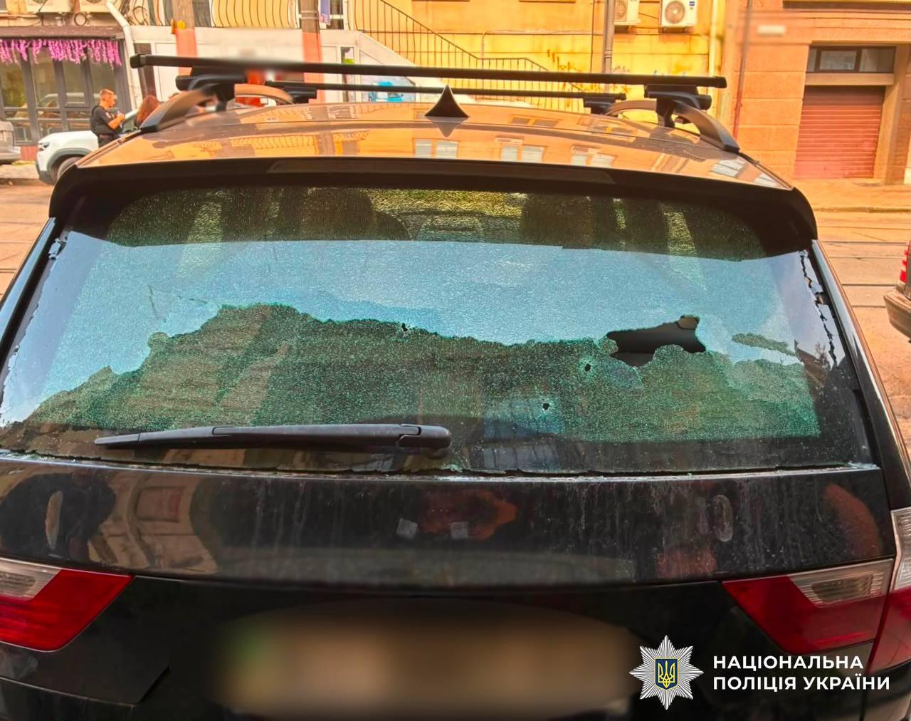 У Києві чоловік через сварку розстріляв автівку