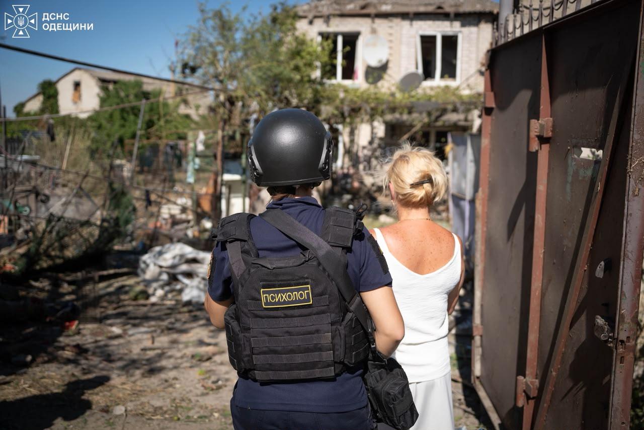 Дев’ятеро людей постраждали внаслідок ворожої атаки у передмісті Одеси