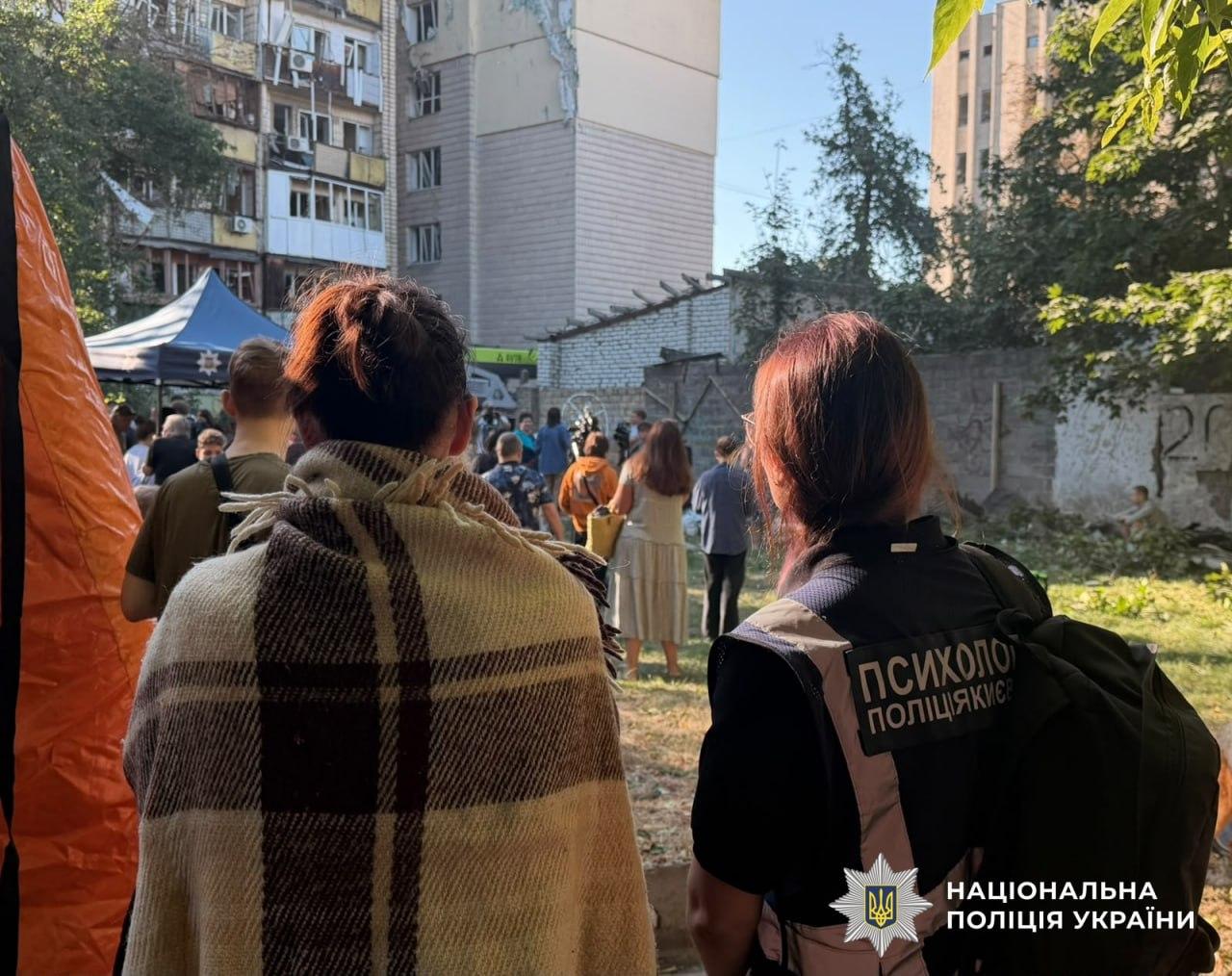 З-під завалів дістали жінку: кількість загиблих у Києві збільшилась до 13 людей