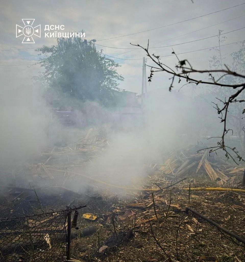 На Київщині внаслідок ворожої атаки постраждали двоє людей