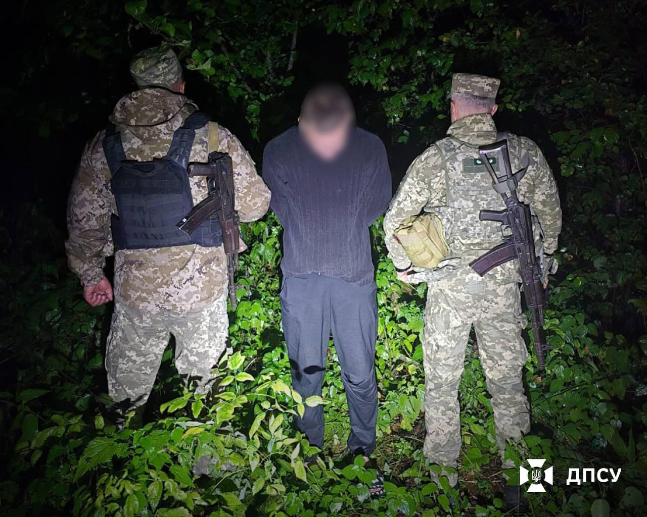 Тікав за кордон, але заблукав у лісі: на Волині  дроном шукали 24-річного чоловіка