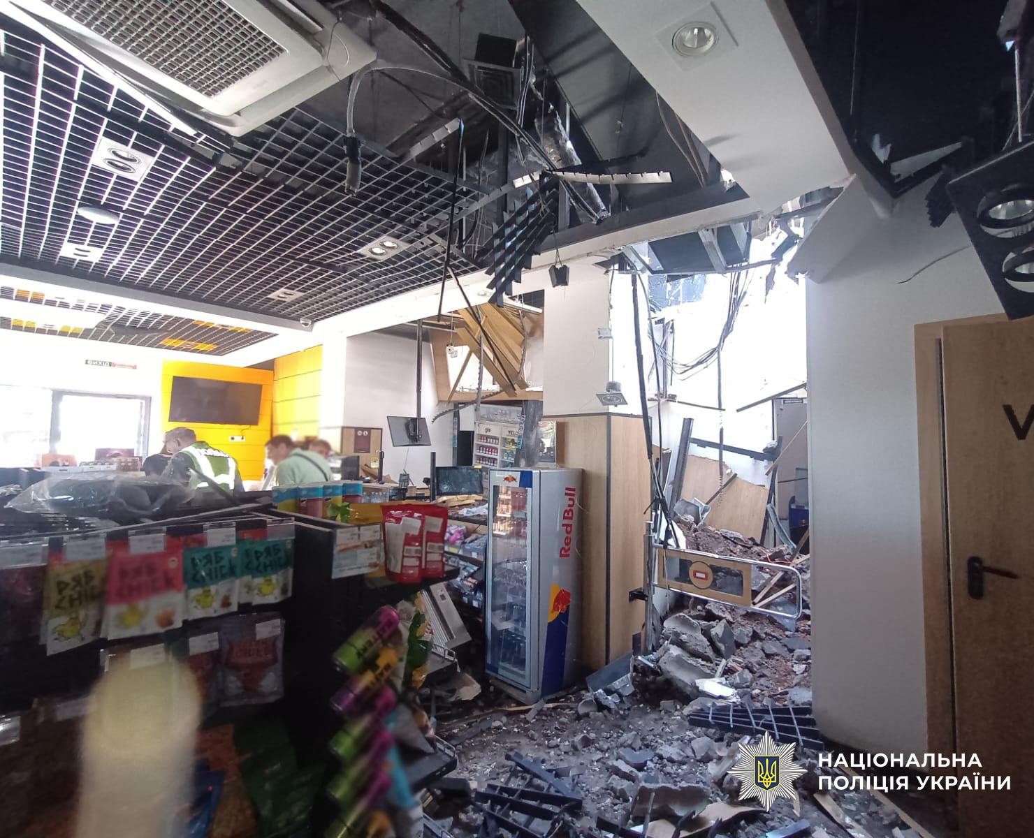 У Києві через атаку пошкоджено ресторан McDonald’s