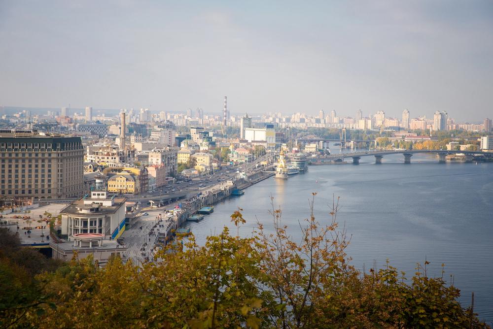 Погода у понеділок порадує киян теплом