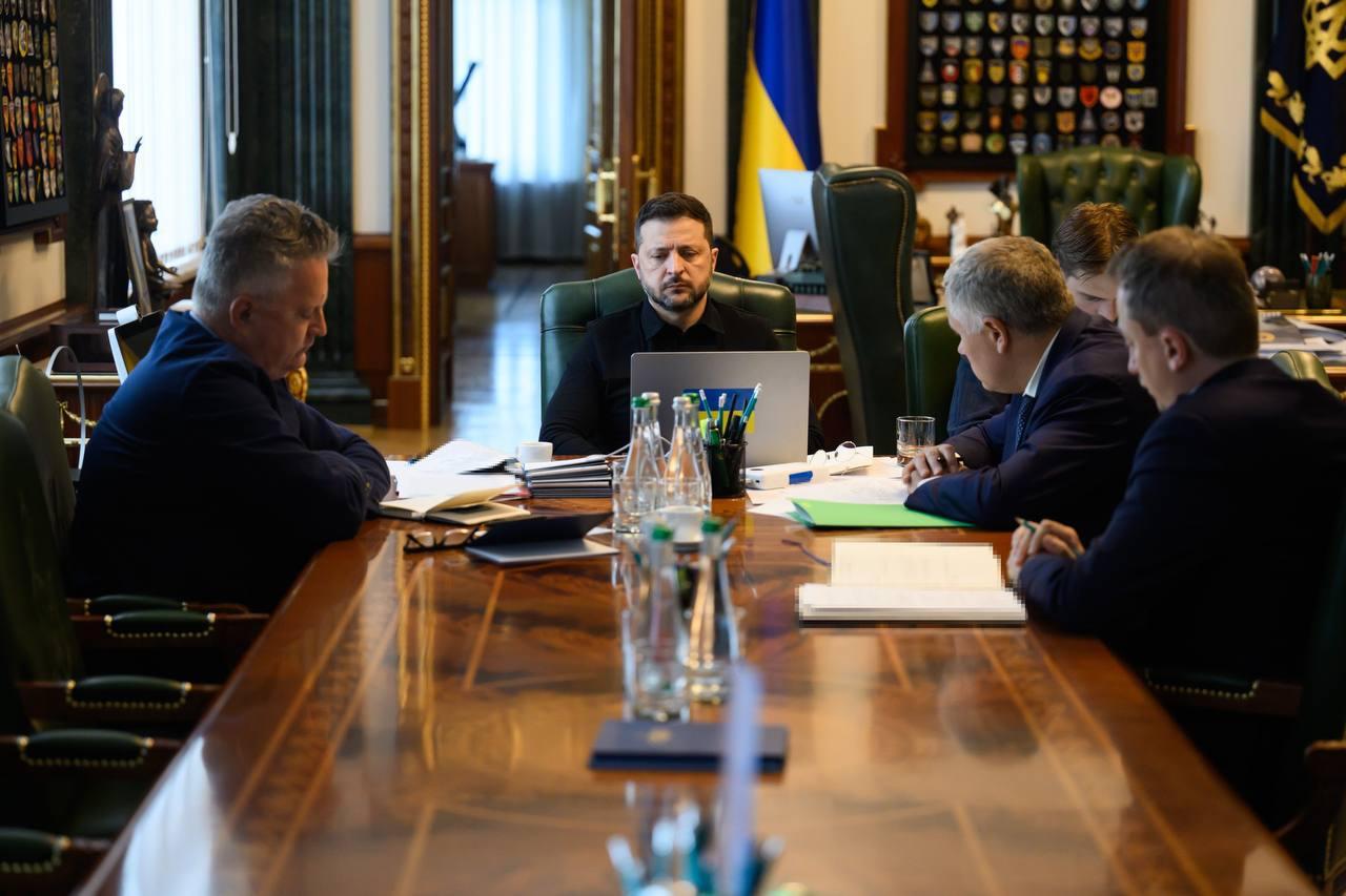 Зеленський обговорив із Мерцом російську атаку на аеродром у Лейпцигу