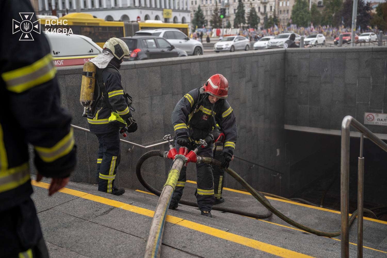 У переході на Майдані згорів магазин з сувенірами