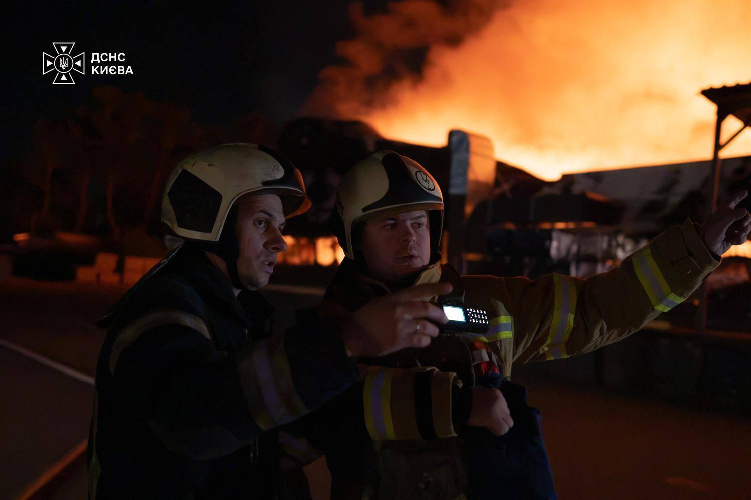 Наслідок нічних обстрілів постраждали Дарницький та Голосіївський райони Києва
