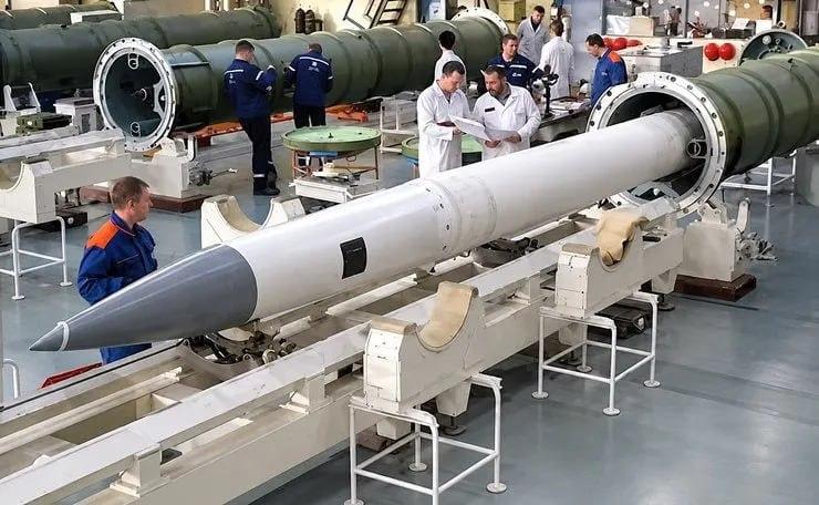 РФ масово атакує Україну переобладнаними навчальними ракетами RM48U