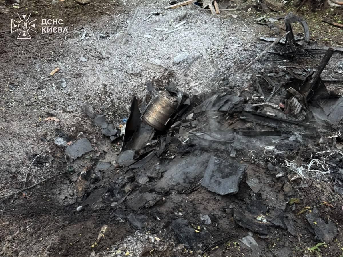 У Дніпровському районі ворожий дрон влучив у приватний будинок (фото)
