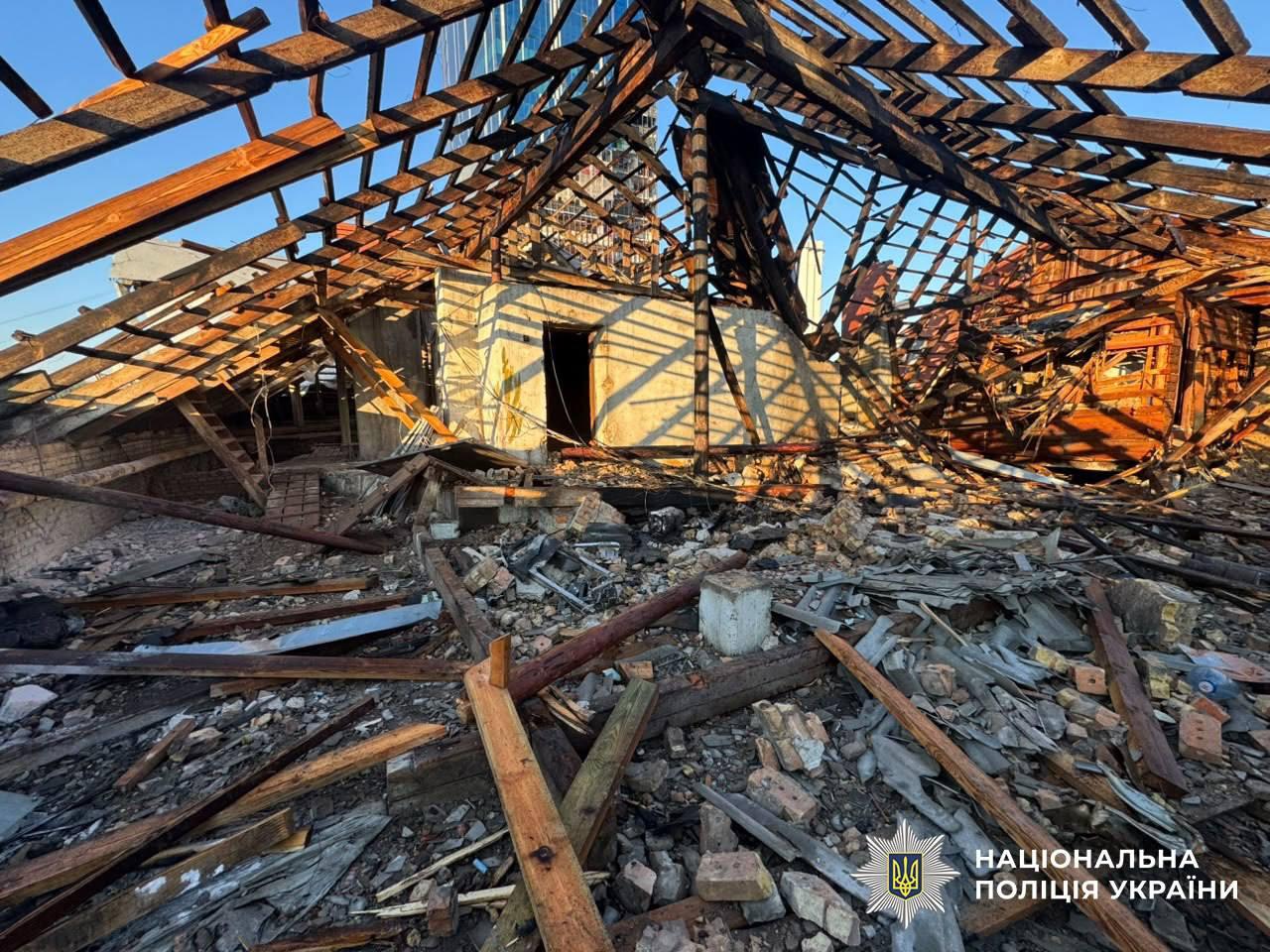 У поліції показали наслідки нічного та ранкового обстрілу столиці (фото)