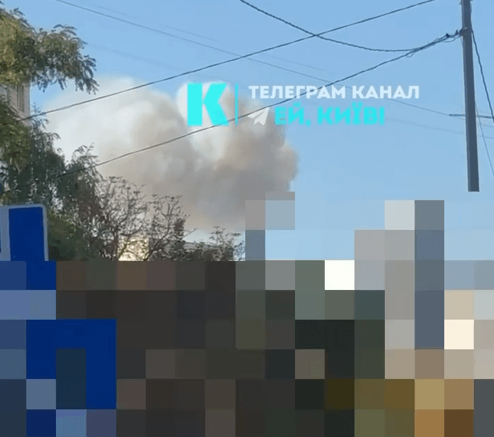 Російський дрон влучив в адмінбудівлю біля станції «Олімпійська»