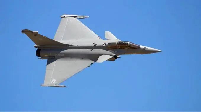 Українські пілоти скоро розпочнуть навчання на винищувачах Rafale у Франції
