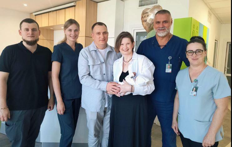 Українка народила первістка після двох онкологій, важких операцій та раннього клімаксу