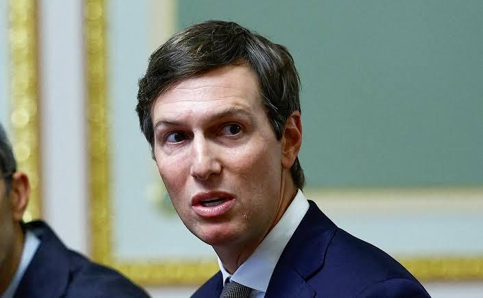 Пауза в ударах по НПЗ як «подяка»: WSJ розповіла про вимогу Кушнера до Зеленського