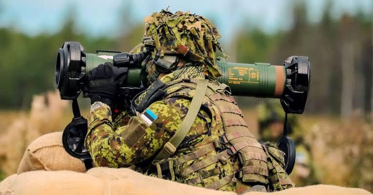 Війська ближче до кордону, ракети — більшої дальності: Естонія посилює оборону від РФ