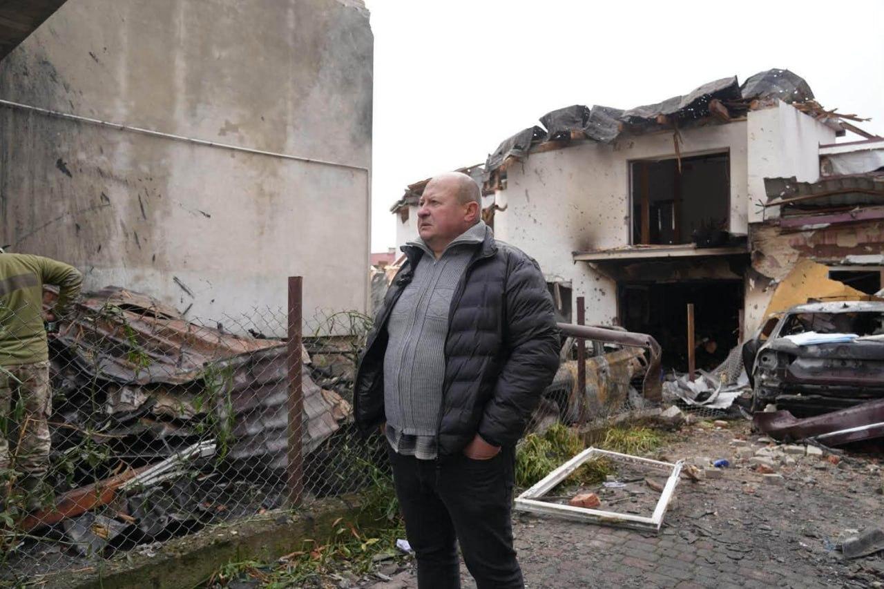 Рятувався через вікно: на Львівщині російська атака знищила будинок лікаря