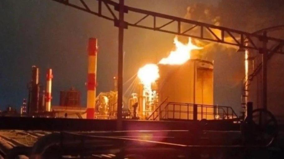 Рязанський НПЗ зупинив одну з основних установок після атаки дронів