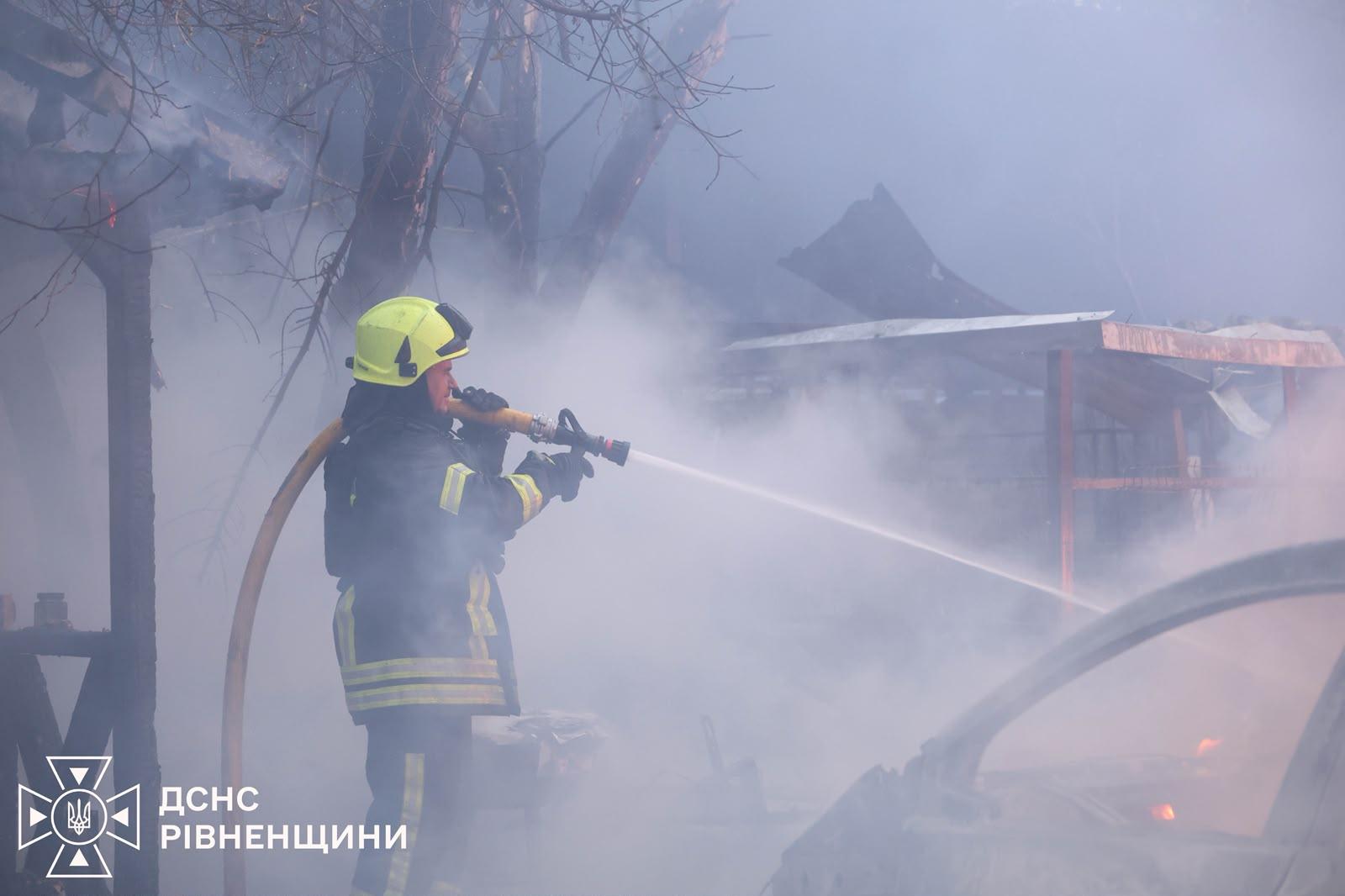 У Рівному російський дрон влучив у склад фармдистриб’ютора «БаДМ»